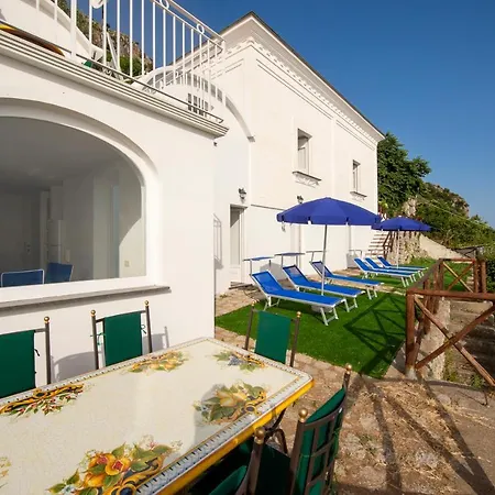Mena Villa *
